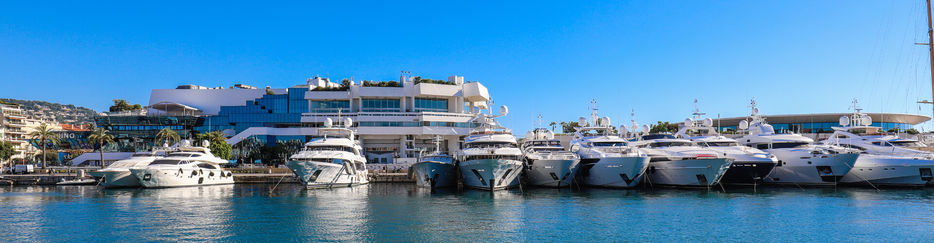 Le Palais des festivals et des congrès en panoramique