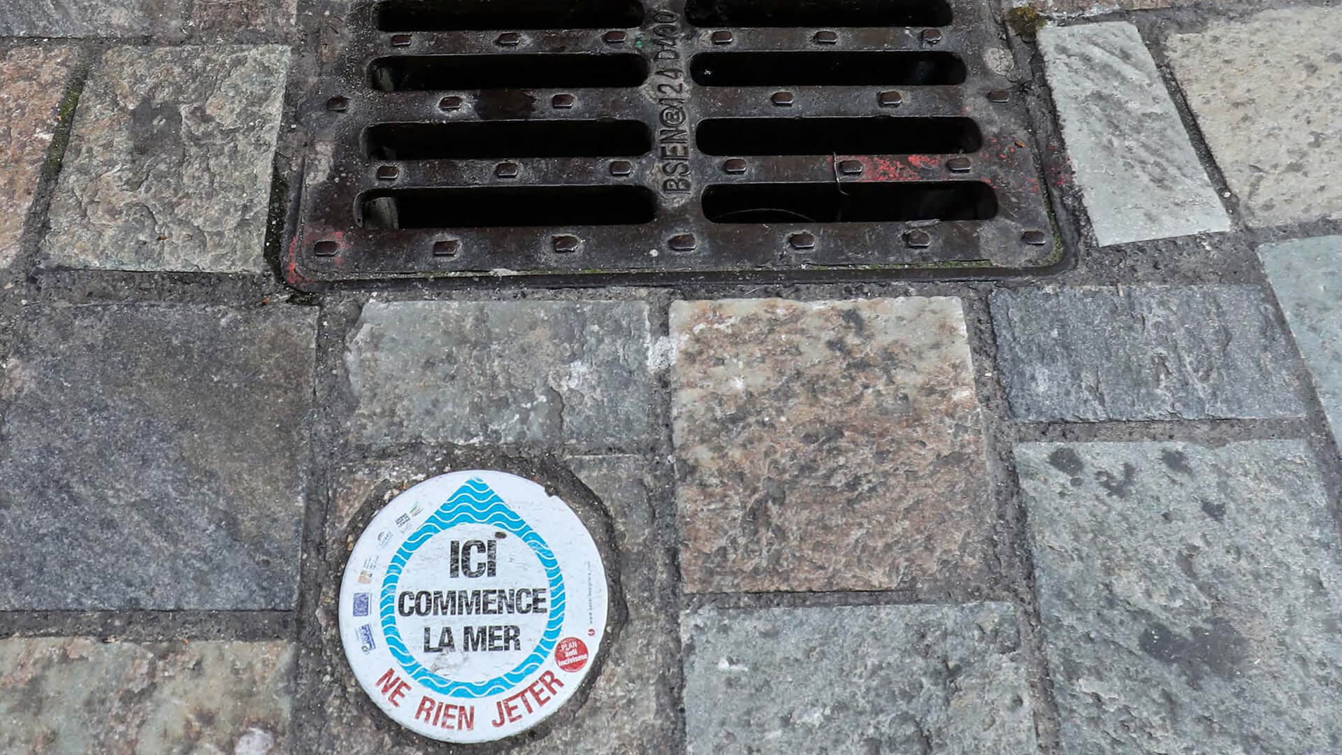 Plaque Ici commence la mer