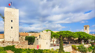 Musée et place de la Castre