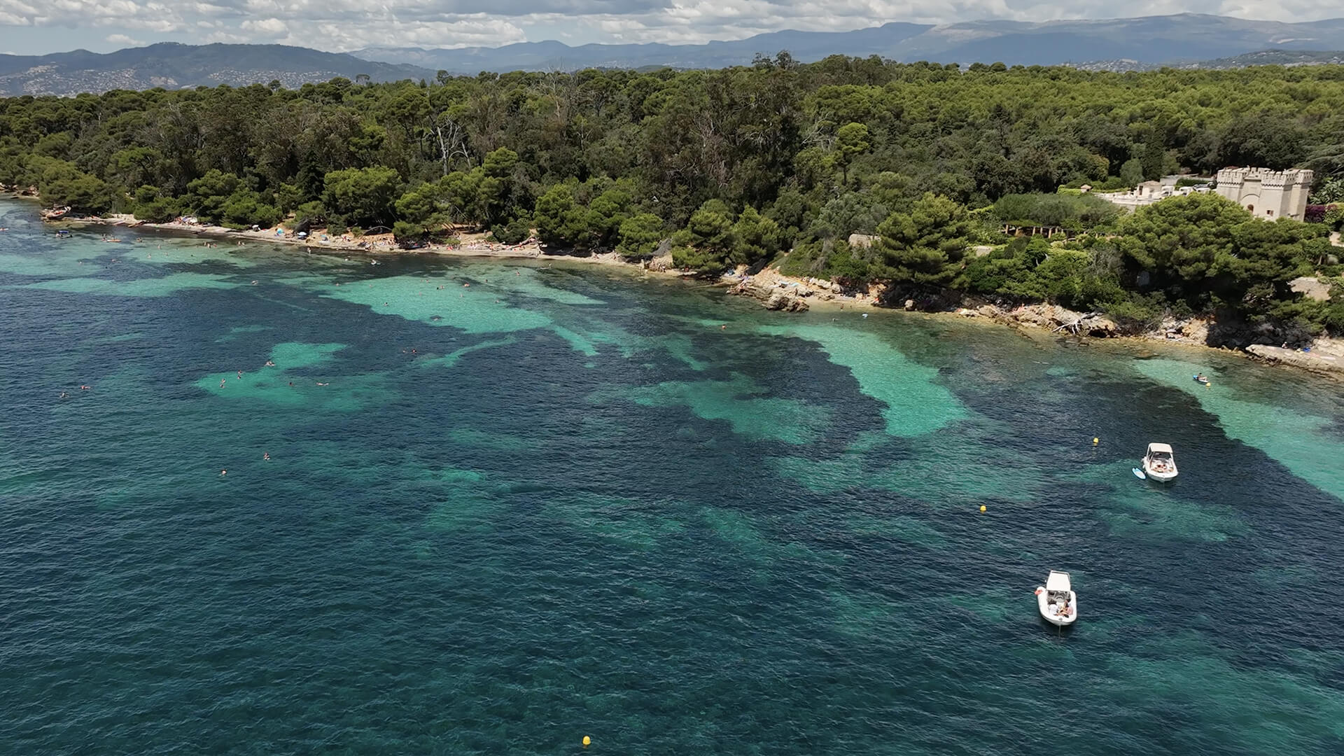 Les criques de l'île Sainte-Marguerite