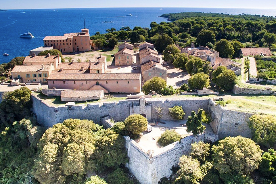 Participez à la rénovation du bâtiment T du Fort Royal de l’île Sainte-Marguerite !