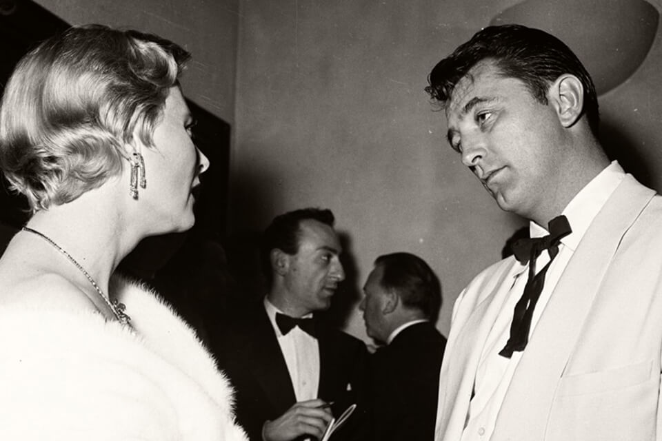 Mich&egrave;le Morgan et Robert Mitchum