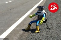 Image d'un robot sur la route