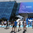 congressistes devant le palais des festivals