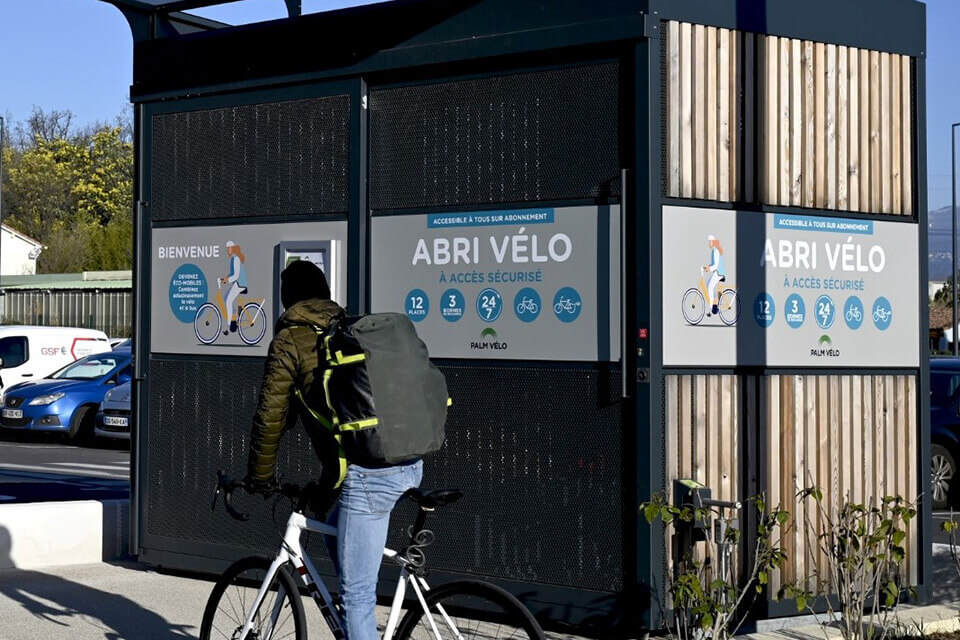 Abri Vélo sur le parking Cannes Bastide Rouge