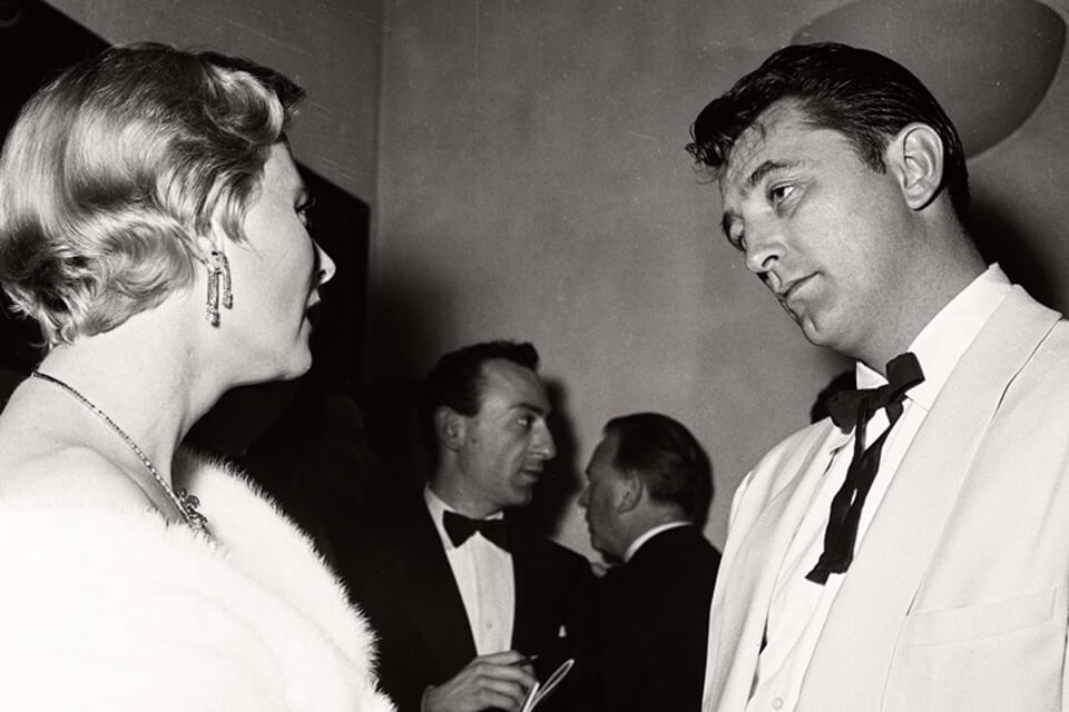 Michèle Morgan, Robert Mitchum