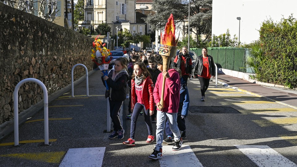 Top départ pour le relais des « flammes olympiques » des écoles de Cannes, à l’occasion des Jeux Olympiques et Paralympiques de Paris 2024. Durant trois mois, les flammes voyageront d’une école à l’autre. 