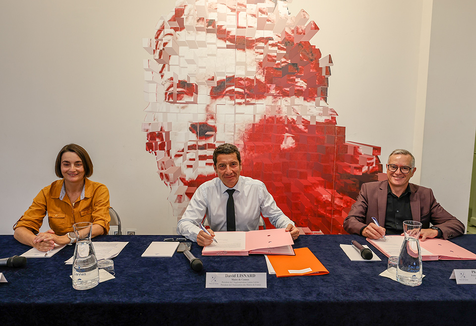 Signature de la charte en Mairie